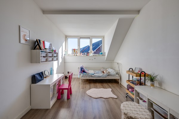 64_FUNDA_MARGA KLOMPELAAN 71_RIJEN.jpg